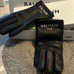 New in box Balmain Paris Black Leather Wool Cashmere Lining Gloves